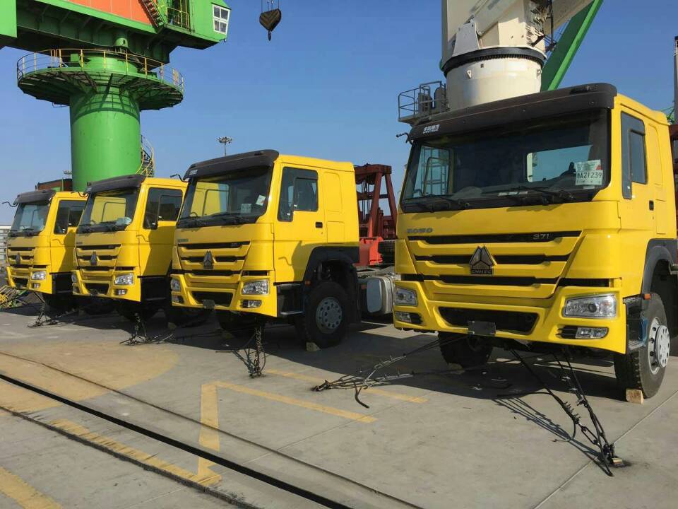 9 units 6X4 10 wheeler Howo tractor truck loaded on the ship for the South Sudan customer